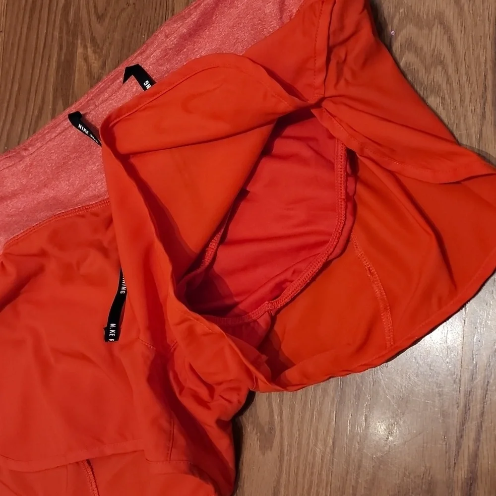 Nike running shorts med‎
